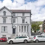 Ormeside Boutique Holiday Apartment